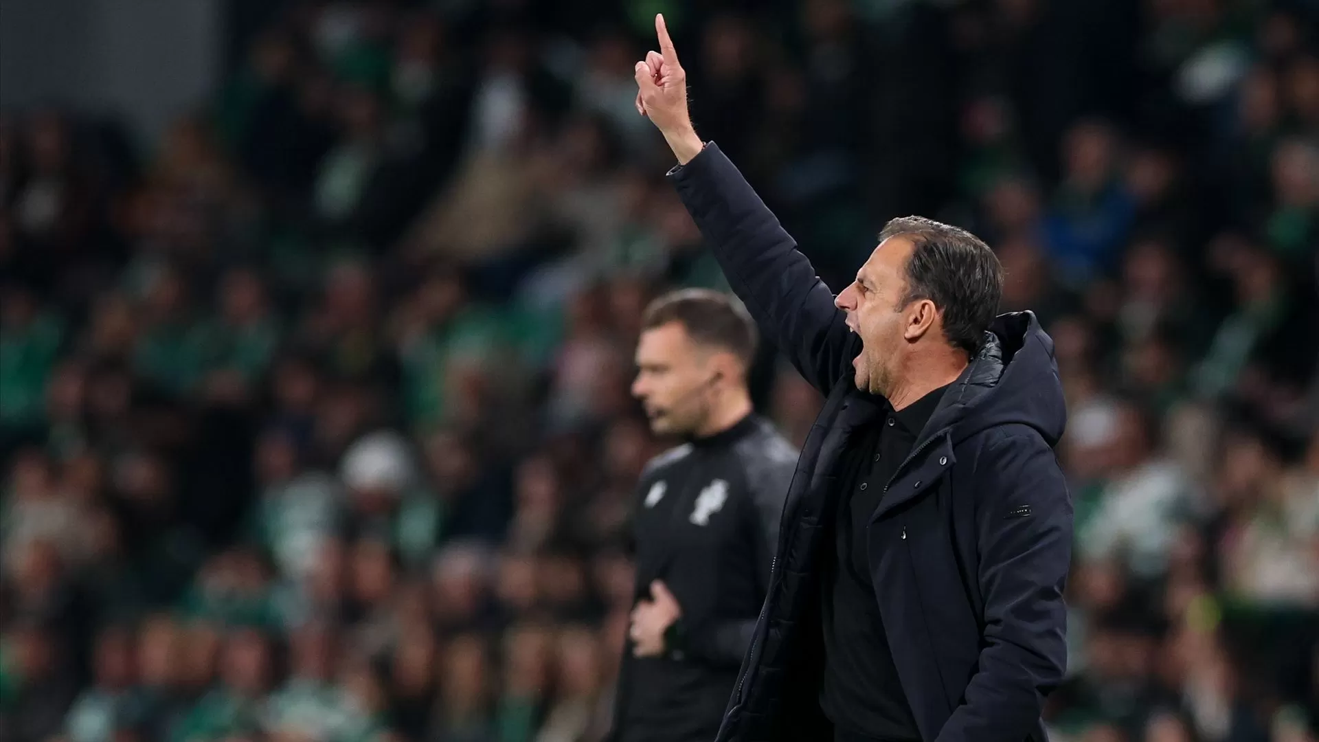 Silaidopoulos. André Luiz tem qualidade para jogar "numa equipa de alto nível"