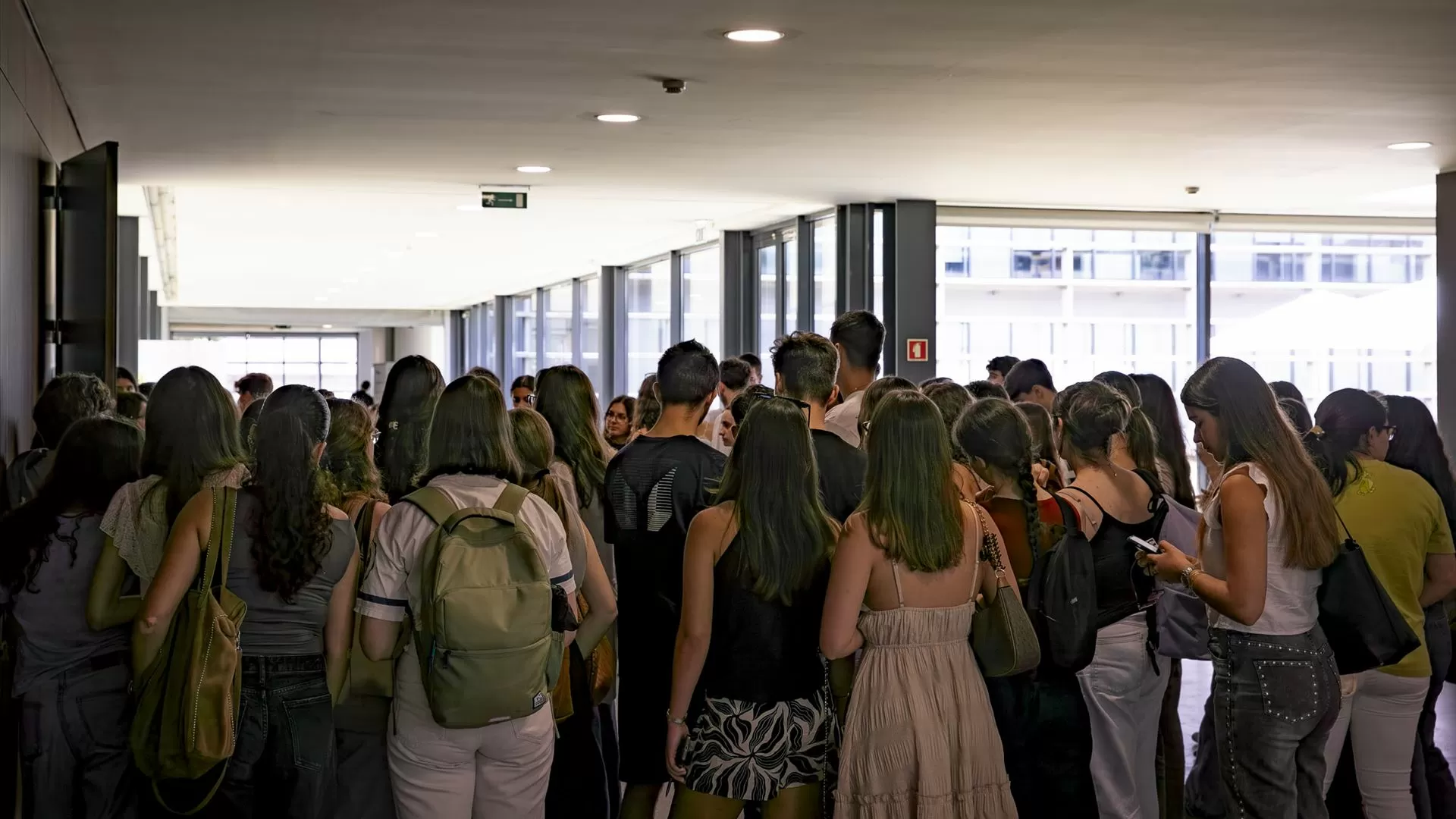 Faculdade de Medicina do Porto levanta suspensão a professor acusado de assédio