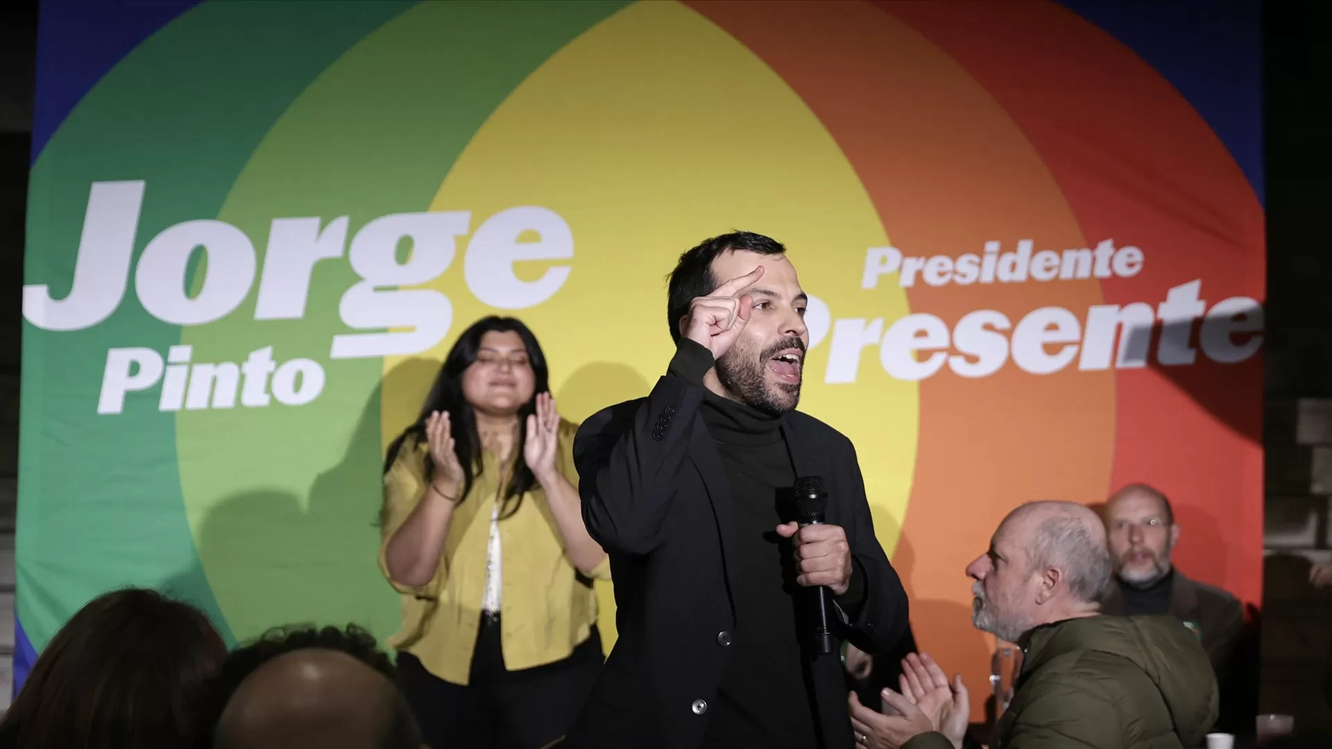 Jorge Pinto quer "passar para a ofensiva" para recuperar país "inclinado à direita"