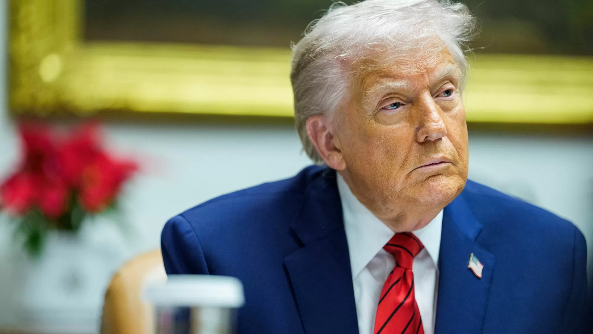 Trump impõe taxa de 25% a países que fizeram negócios com o Irão