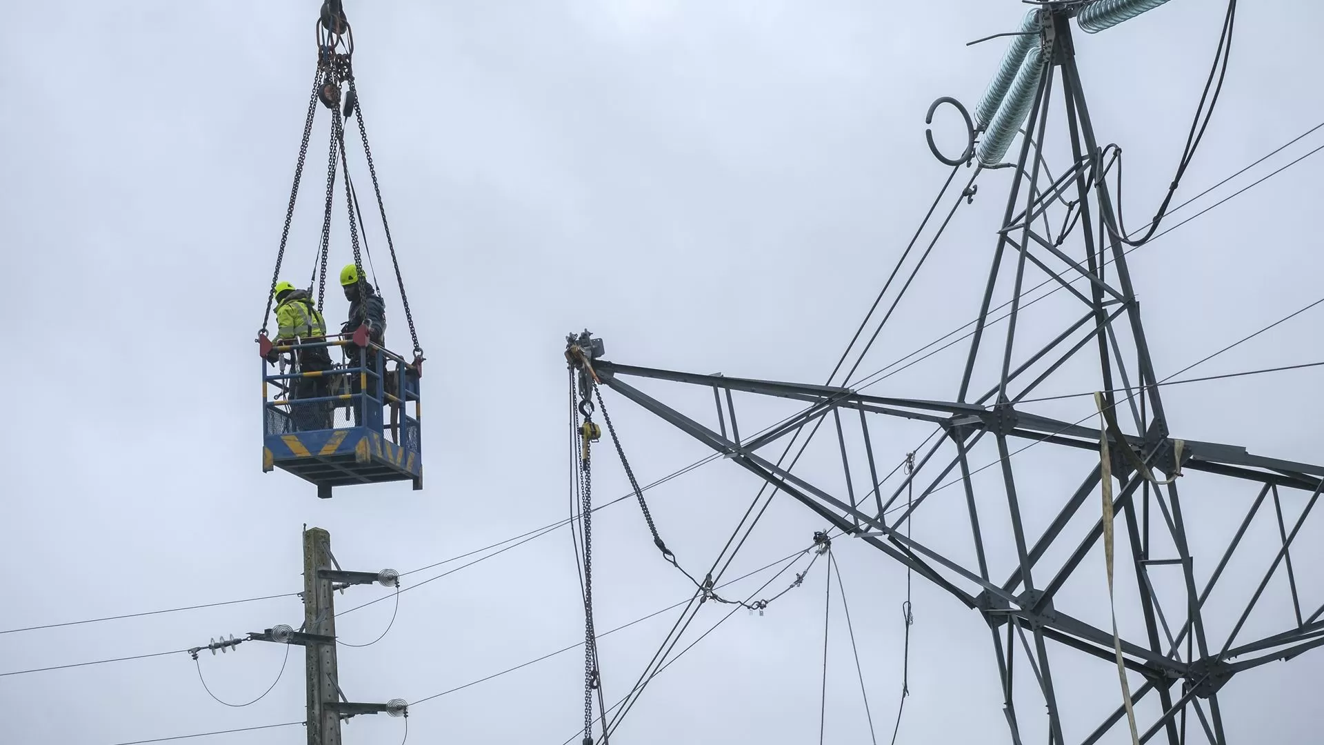 Mau tempo: 134 mil clientes sem luz há cinco dias