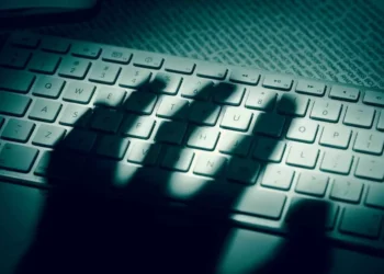 Piratas informáticos garantem ter-se infiltrado na rede da KGB