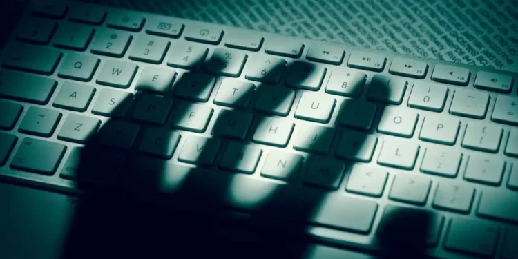 Piratas informáticos garantem ter-se infiltrado na rede da KGB