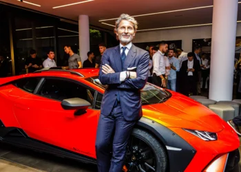 “Vamos provar que o carro elétrico é emocionante”, diz CEO da Lamborghini