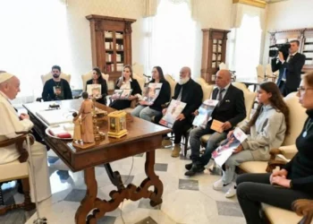 Papa recebeu familiares de reféns israelitas e prometeu ajuda