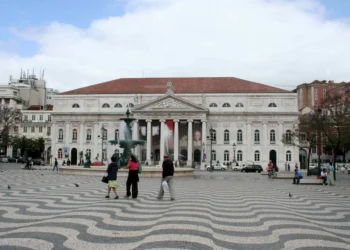 Tita Maravilha vence Prémio Revelação Ageas Teatro Nacional D. Maria II
