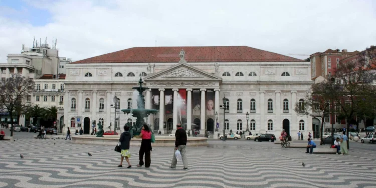 Tita Maravilha vence Prémio Revelação Ageas Teatro Nacional D. Maria II