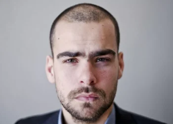 Mário Cruz fotografa crise da habitação para "exigir" que se cumpra Abril