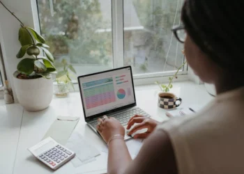 “Desmistificando as Finanças: Um Guia Simples para Todos”