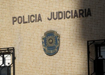 Preventiva para mulher suspeita de ter esfaqueado companheiro em Sines