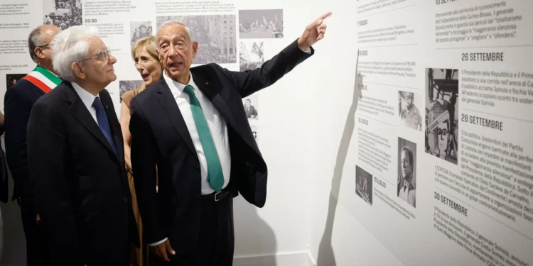 "Democracia nunca está acabada, nem esgotada, nem perfeita"