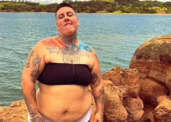 Rapper ‘boyceta’ viraliza e irrita Nikolas Ferreira