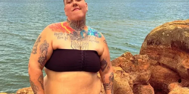 Rapper ‘boyceta’ viraliza e irrita Nikolas Ferreira