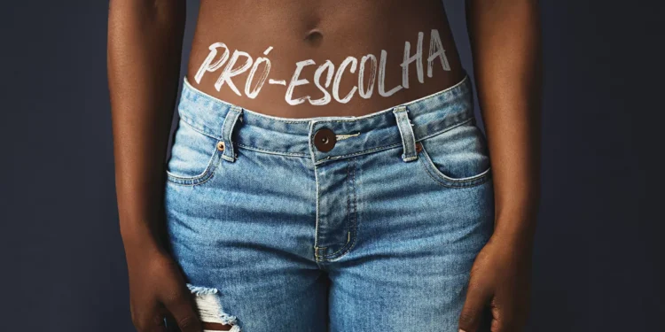 O que os brasileiros acham da punição para mulheres que abortam