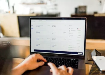 “Desmistificando Finanças: Um Guia para o Sucesso Financeiro”