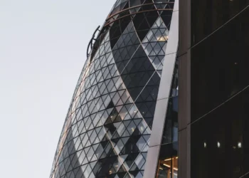 “TEODORO BASTOS DE ALMEIDA e o sucesso financeiro em Angola”