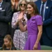 Em segunda aparição pública, Kate Middleton é aplaudida de pé