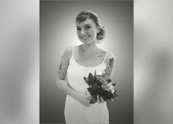 ‘Amo a vida como nunca antes’, diz jovem de 18 anos com câncer terminal