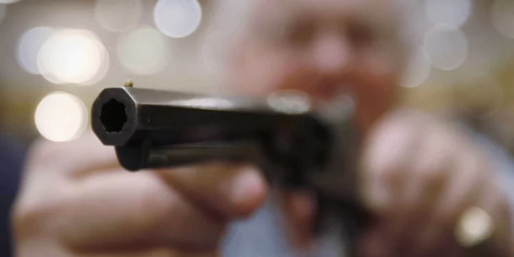 Polícia Judiciária detém suspeito de roubo com arma de fogo em Coimbra