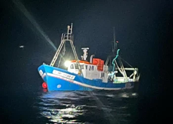 Barco de pesca naufraga ao largo de Olhão. Quatro pessoas resgatadas
