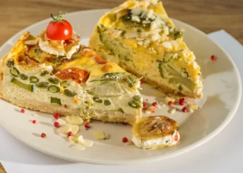 Quando foi a última vez que preparou uma quiche? Veja esta receita