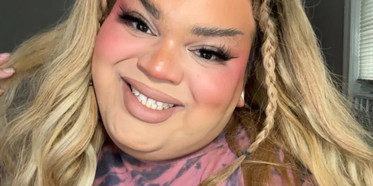 ‘Demure’. Afinal, o que quer dizer a palavra mais viral do momento?