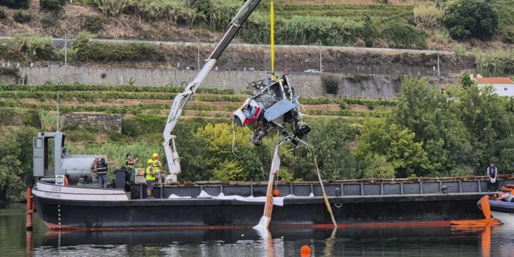 Investigação já ouviu testemunhas e piloto do helicóptero que caiu no Douro