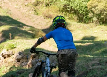 “Benefícios dos esportes para corpo, mente e socialização”