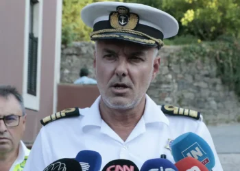 Prosseguem trabalhos no Douro para recuperar peças fundamentais do helicóptero