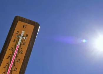 Oito distritos sob aviso amarelo devido a tempo quente até quarta-feira
