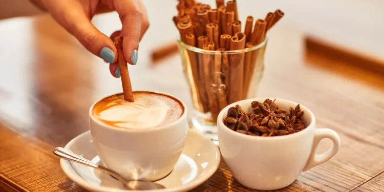 Sete conselhos de uma dietista para deixar o seu café mais saudável