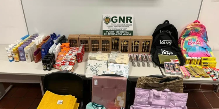 Arruda dos Vinhos. Quatro mulheres detidas após furto de malas e shampoo