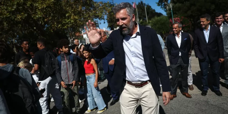 IRC e IRS Jovem fora do OE são “condições mínimas” para PS viabilizar proposta. Cenário “ainda” não é considerado pelo Governo