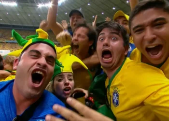 X voltou ao Brasil (por breves momentos) e as reações foram hilariantes