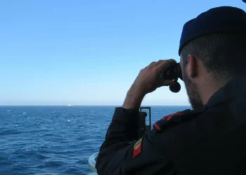 Homem com urgência médica retirado de navio mercante ao largo dos Açores