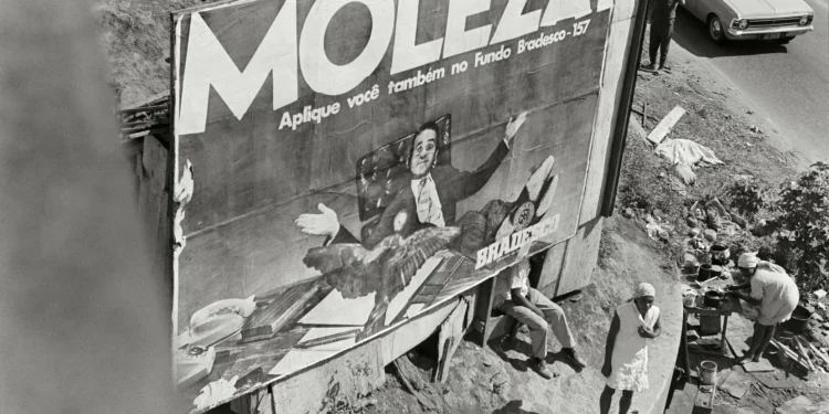 Como uma fotógrafa registou o cotidiano da população durante a ditadura militar