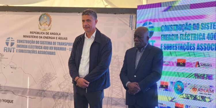 Cerimônia de entrega do certificado de área desminada no trecho de transmissão elétrica de 400 kV de Huambo até Lubango