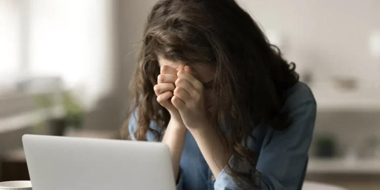 Cinco atitudes que pioram a ansiedade (e como evitá-las!)