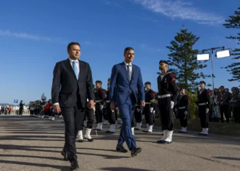 Faro. Cimeira ibérica arranca com honras militares para receber comitivas