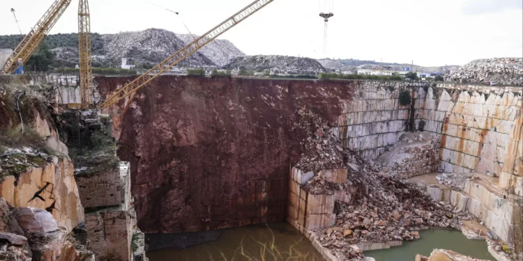 Pedreira de Borba. Havia alertas sobre instabilidade do talude desde 2001