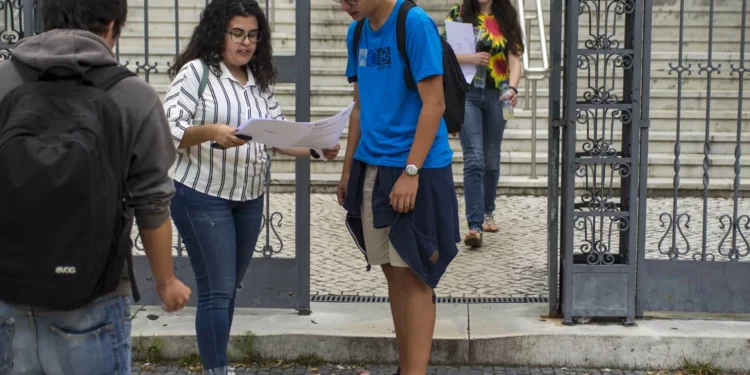 Requalificação da escola José Gomes Ferreira em Lisboa “está em curso”