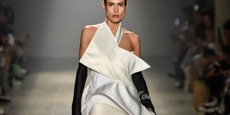 SPFW: “Inspiração limita a criação”, diz Lino Villaventura