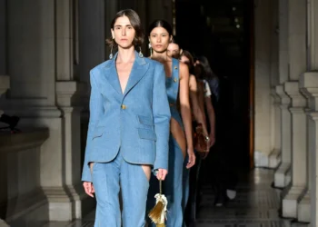 Com brilhos e paetês, Alexandre Herchcovitch faz retorno triunfal ao SPFW. Veja os looks