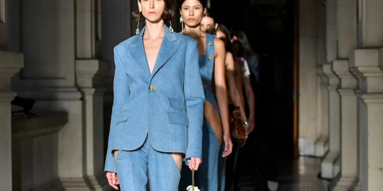 Com brilhos e paetês, Alexandre Herchcovitch faz retorno triunfal ao SPFW. Veja os looks