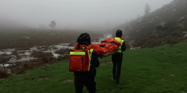 Mulher resgatada após ficar ferida durante caminhada no Gerês