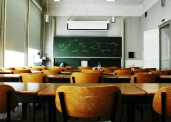 Governo quer regularizar contratos ilegais e requalificar mais escolas