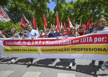 Trabalhadores querem entregar resolução à União das Misericórdias