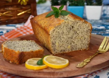 Um bolo de limão com sementes de papoila nunca falha