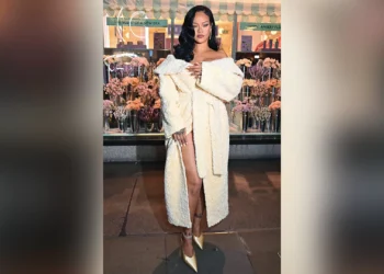 Depois dos pijamas e moletons, os roupões entram no radar das celebridades