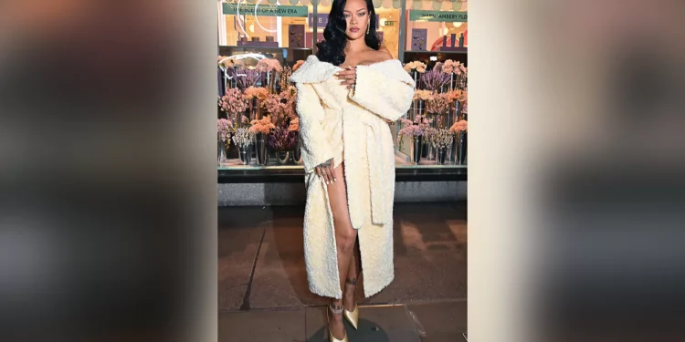 Depois dos pijamas e moletons, os roupões entram no radar das celebridades